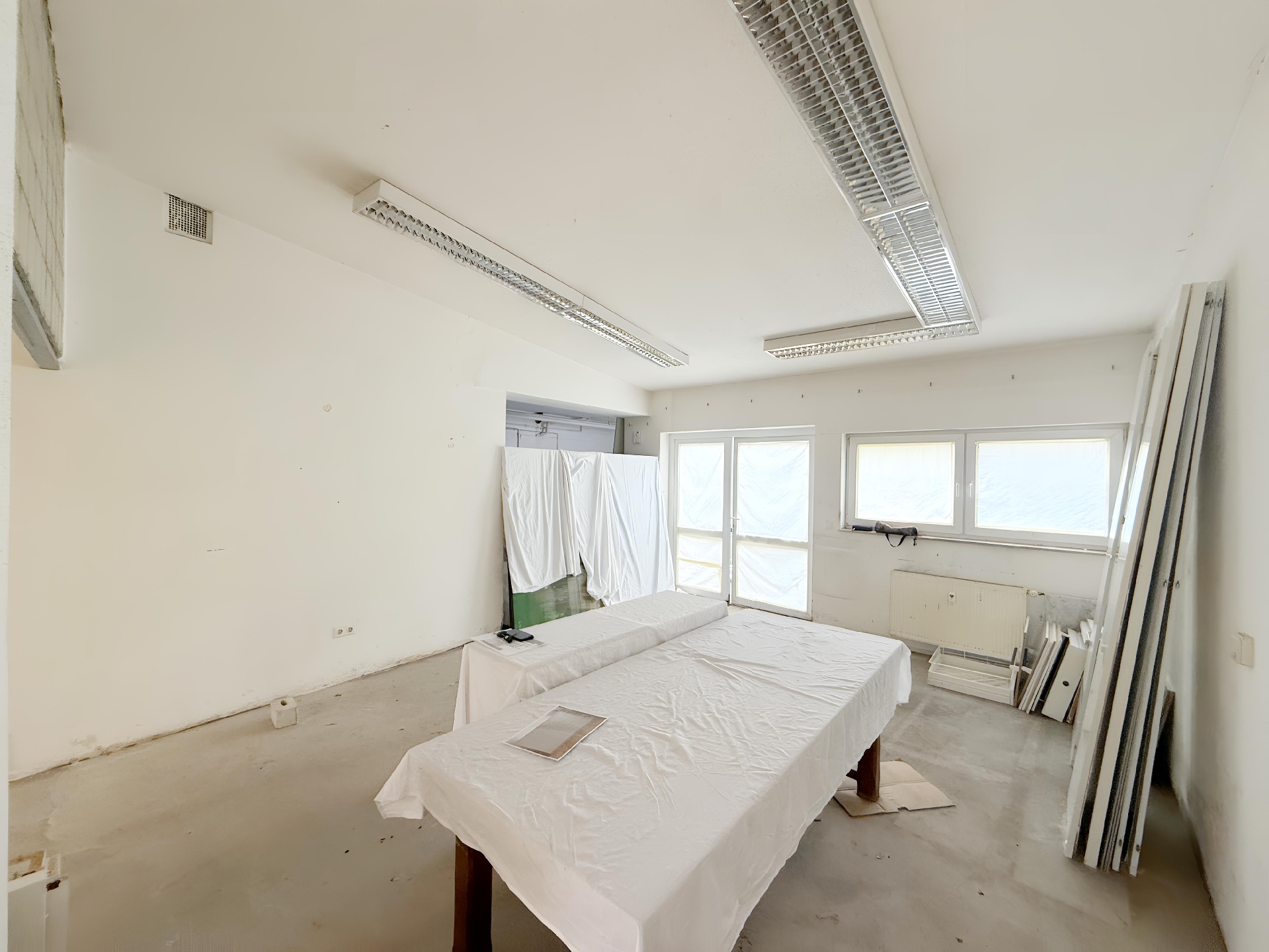 Lagerfläche Einheit rechts