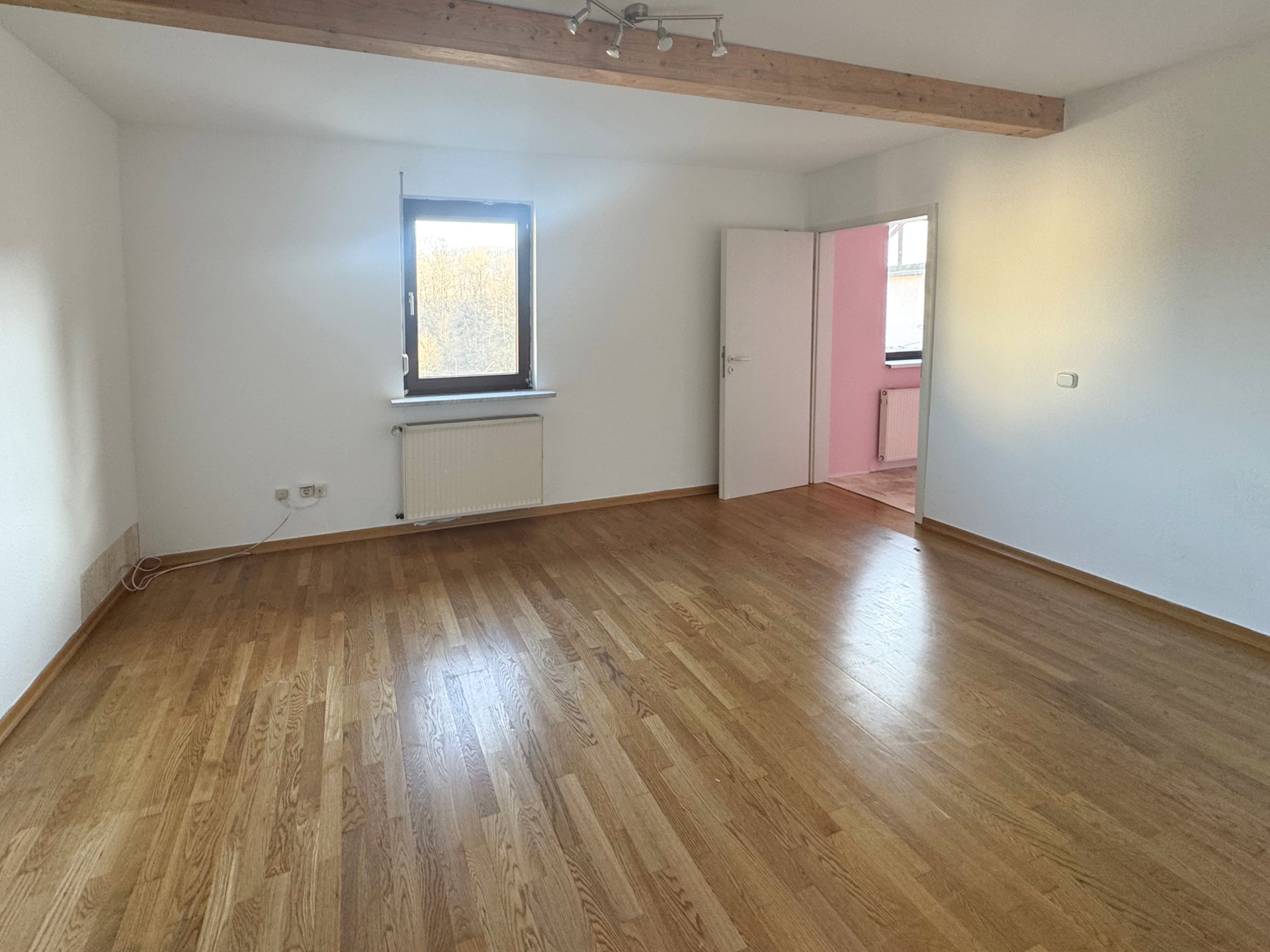 Schlafzimmer DG links