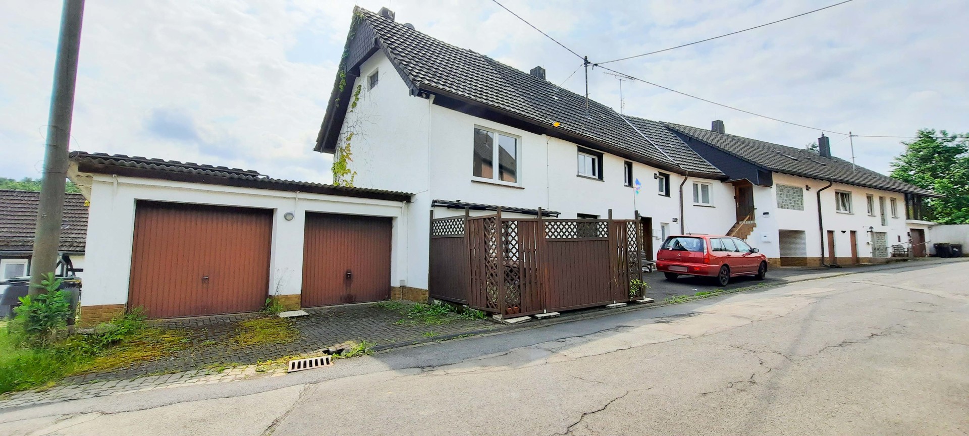 seitliche Straßenansicht