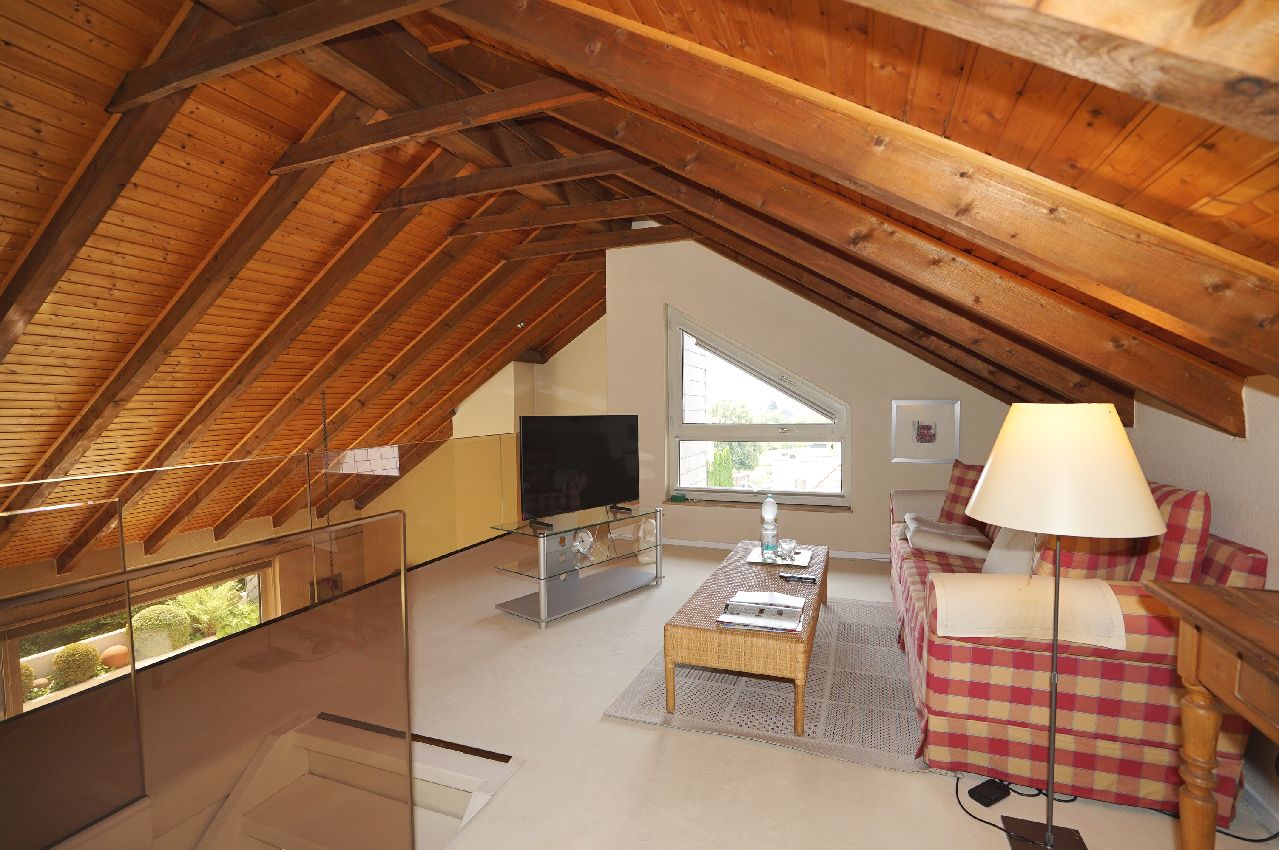 Empore Teilansicht 1