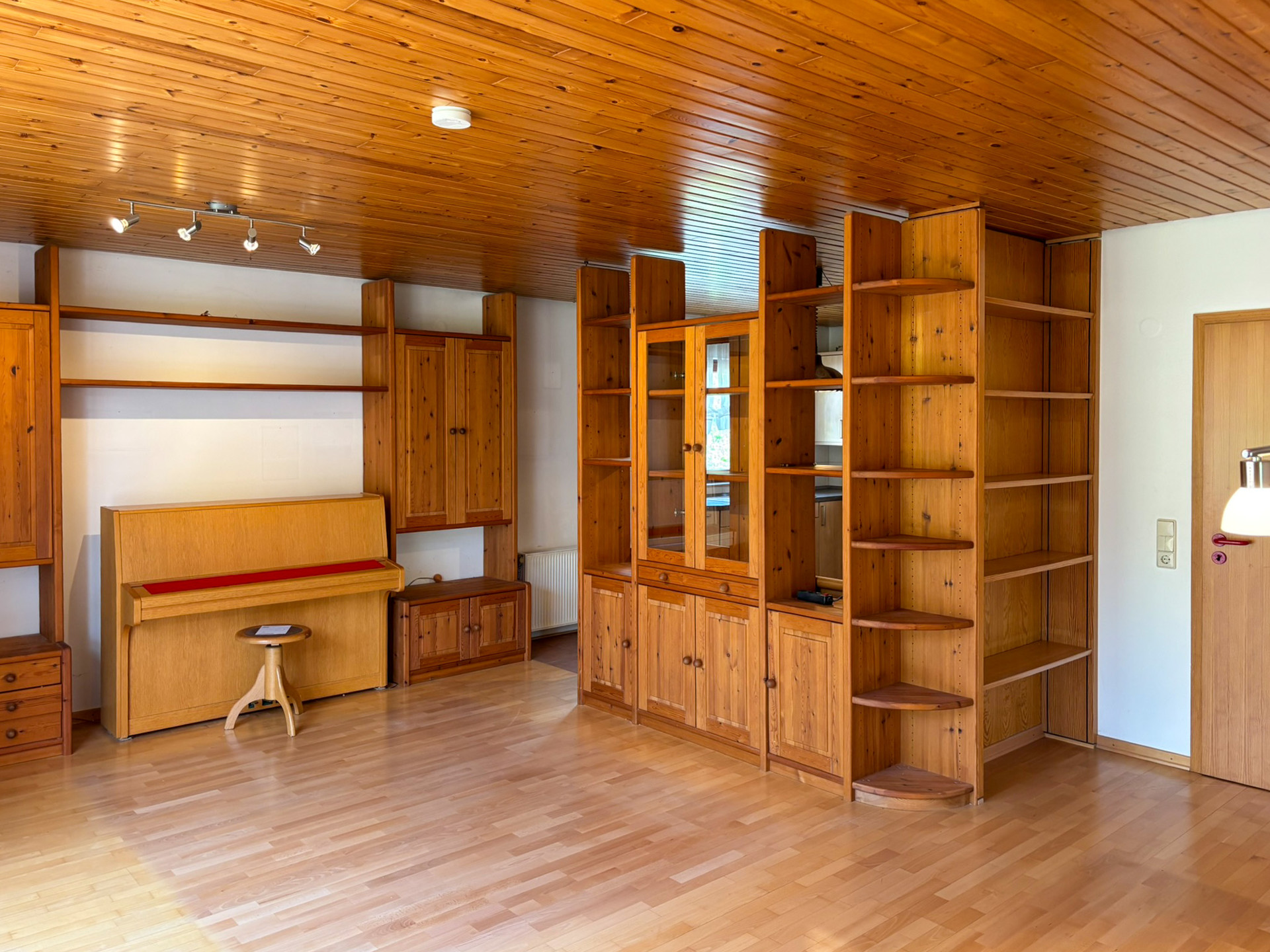 Wohnzimmer / Esszimmer EG rechts