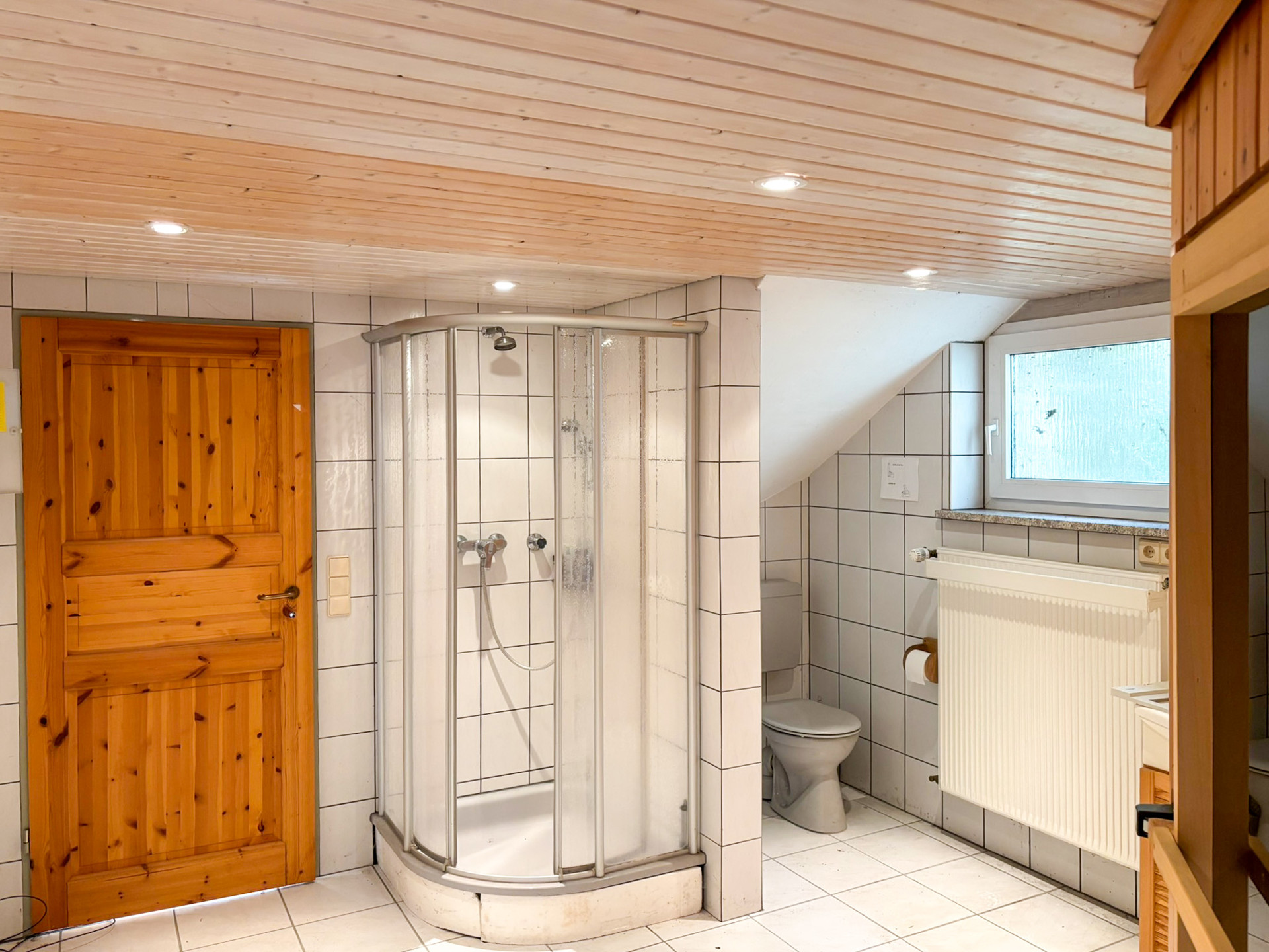 Sauna / Bad KG rechts