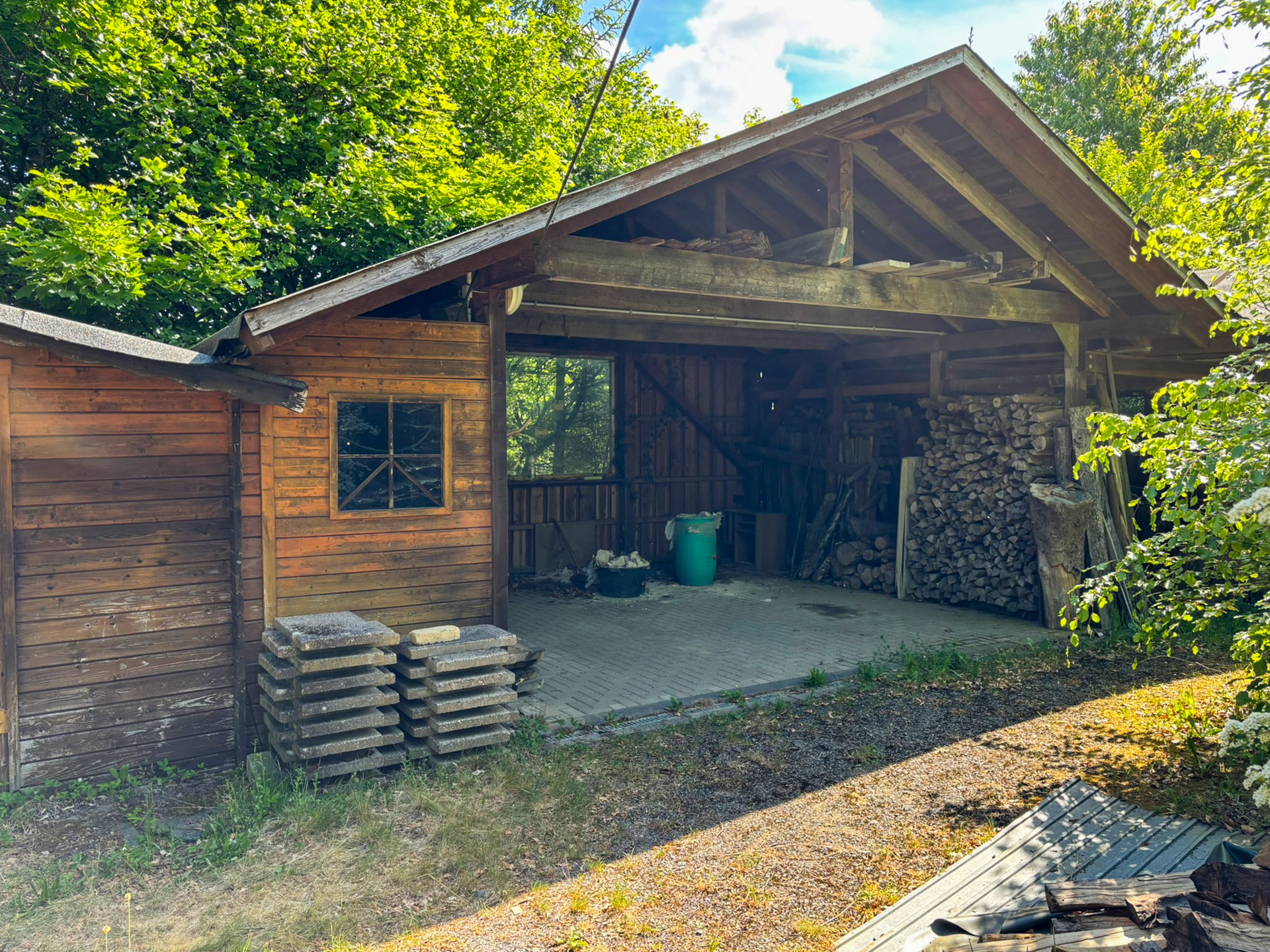 Holzschuppen separates Gartengrundstück