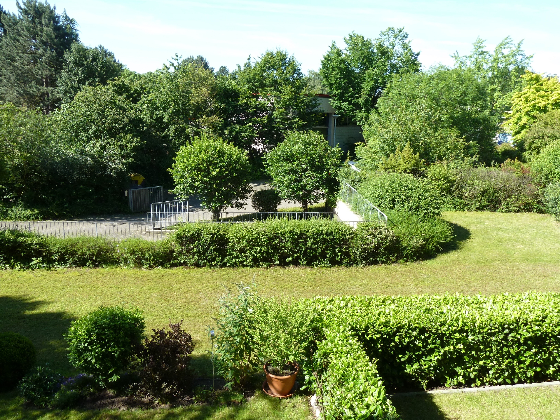 Balkonblick in der Sommerzeit