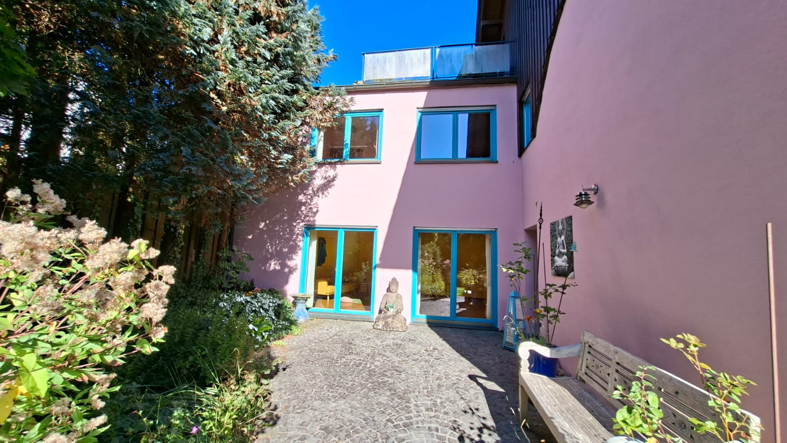 Rückansicht / Eingang Einliegerwohnung