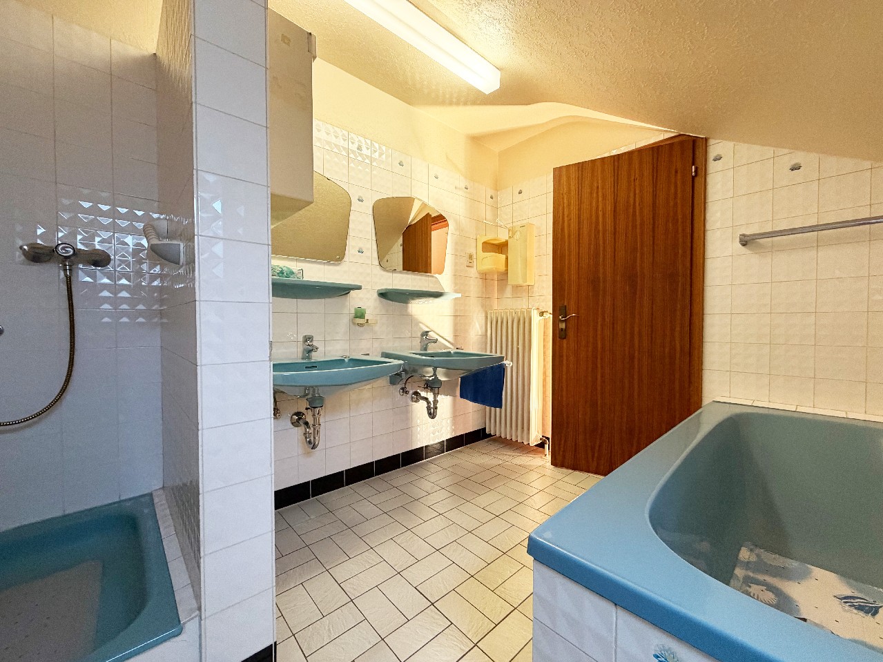 Dusch- und Wannenbad