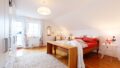 Schlafzimmer mit Balkon