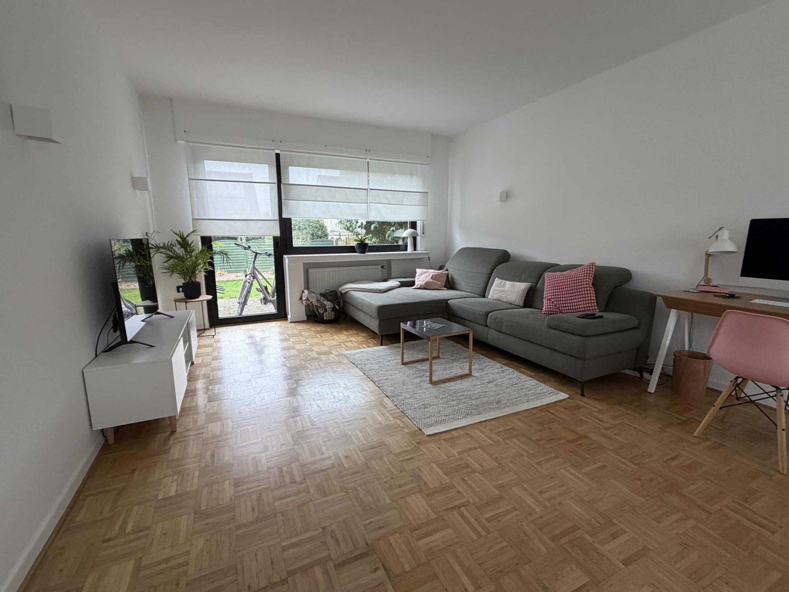 Wohnzimmer mit Terrassentür