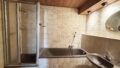 Badezimmer (Dusche + Wanne)