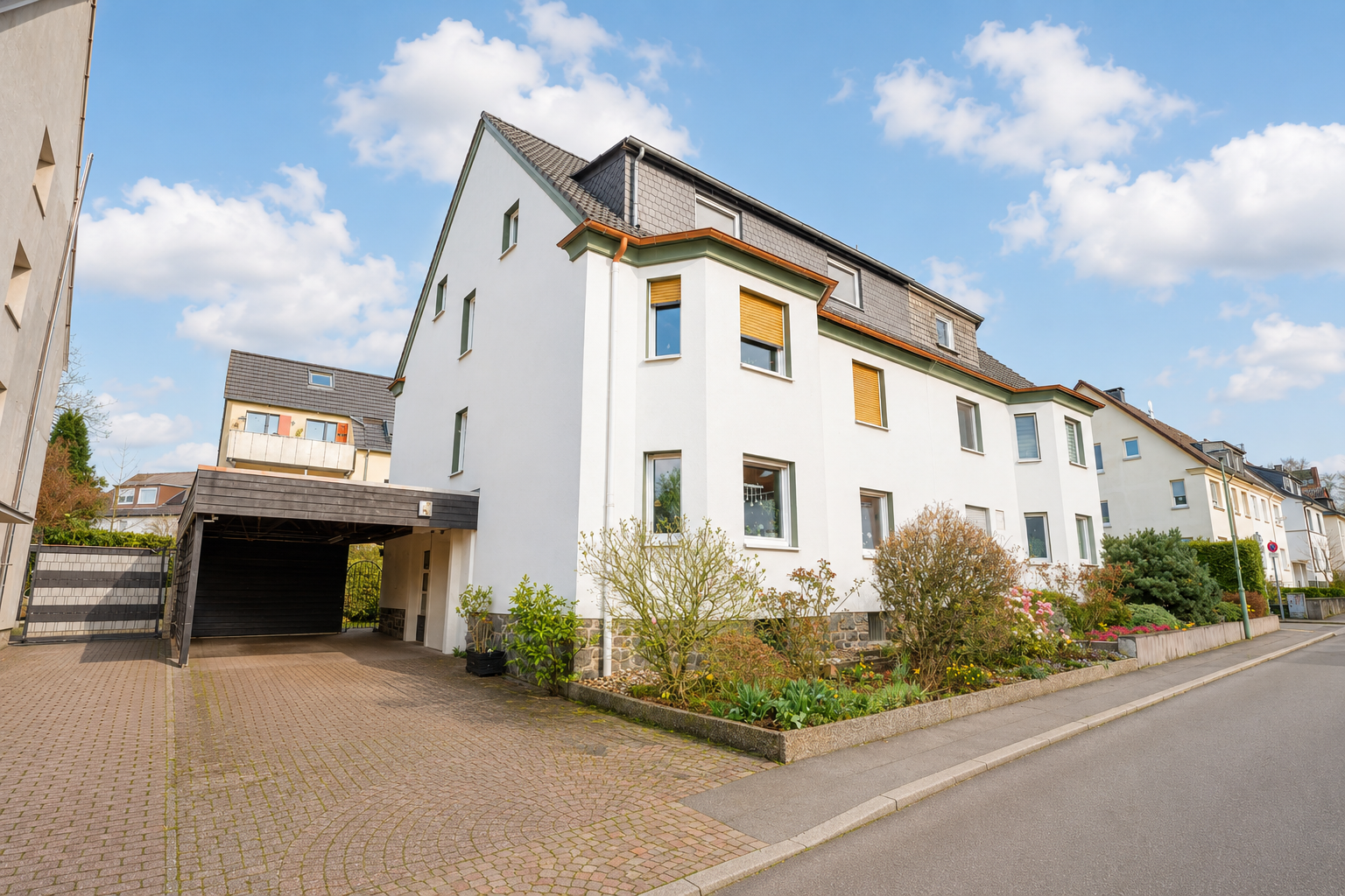Helle ca. 80 m² große 2-Zimmer-Maisonettewohnung mit Spitzboden, Einbauküche und Tageslichtbad - Foto 4