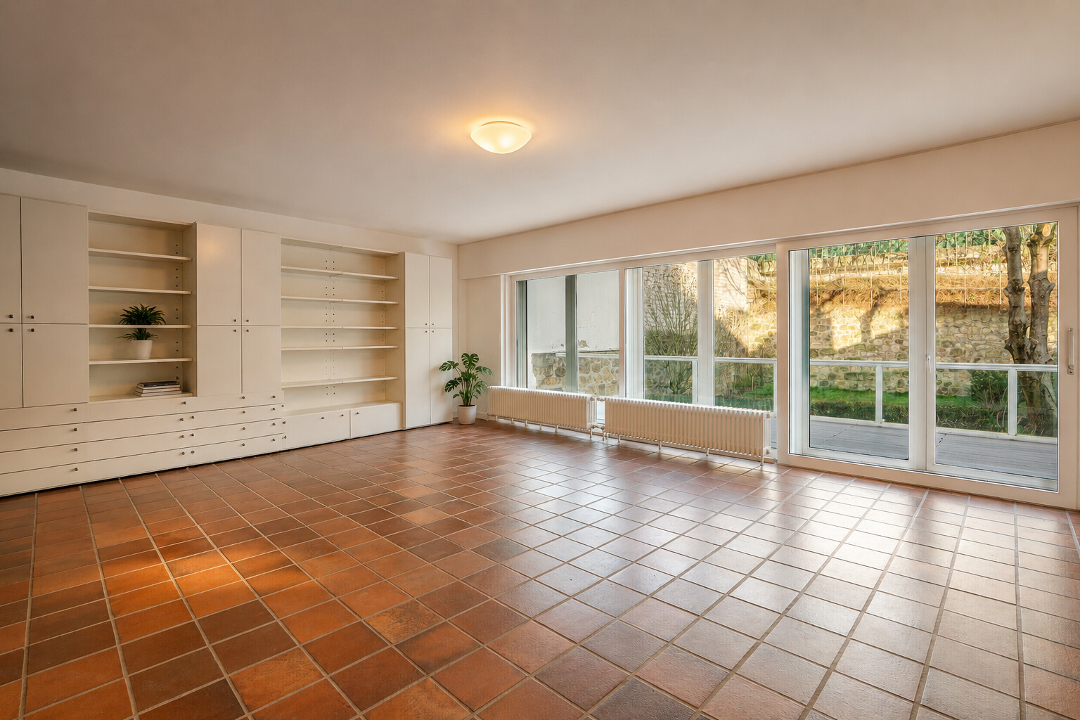 Direkt im Zentrum: 4-Zimmer-Wohnung mit großzügiger Terrasse und viel Wohnfläche - Photo 1