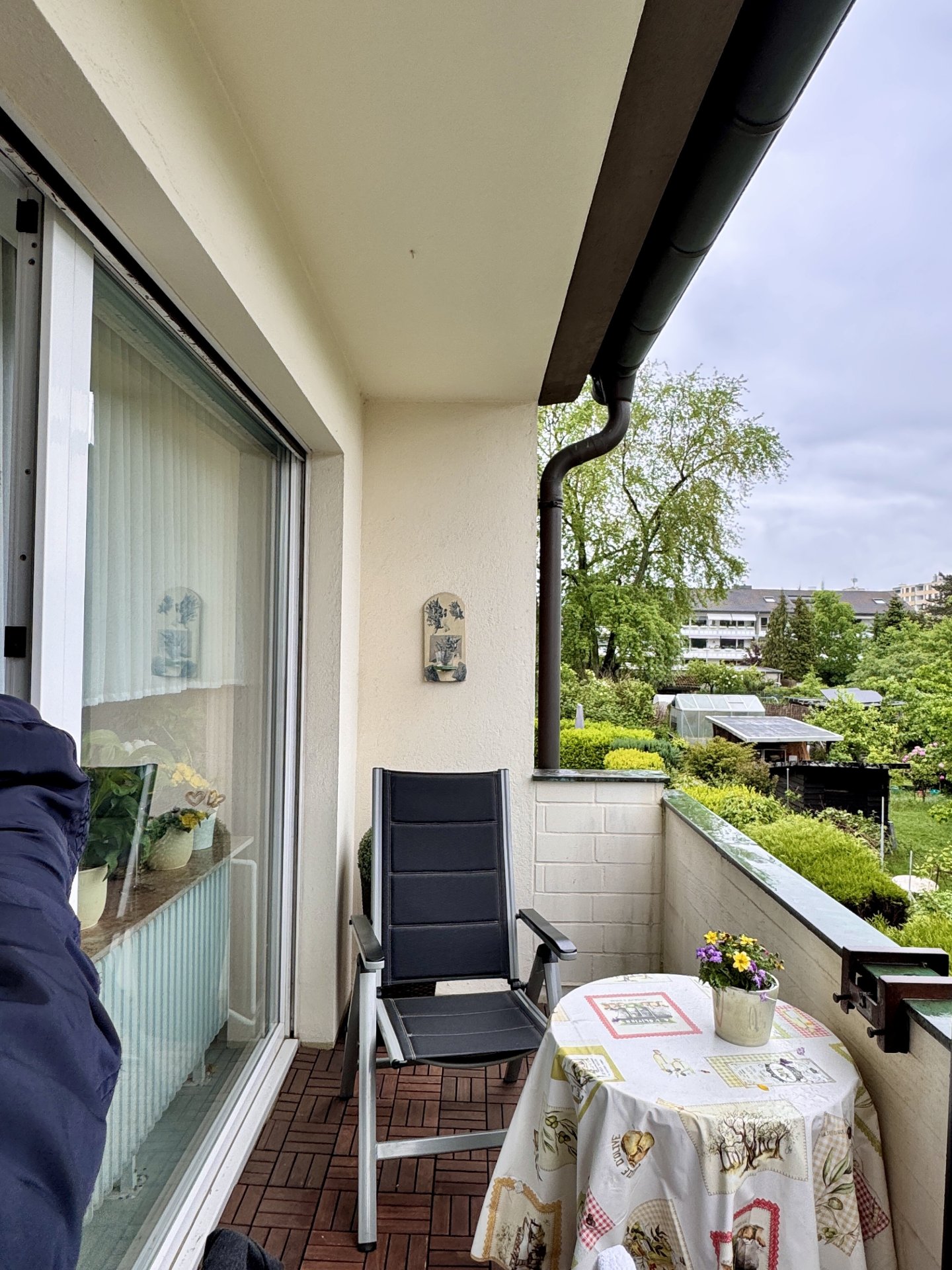 Altbau - Balkon OG links