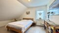 Schlafzimmer DG