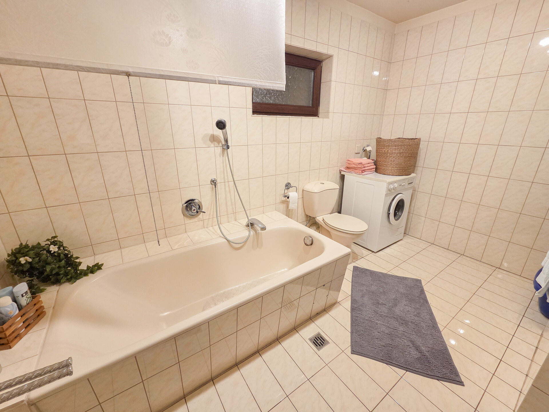 Bad Einliegerwohnung KG