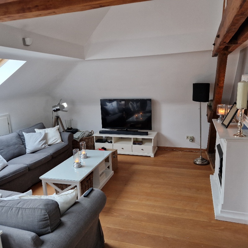 Charmante 3-Zimmer-Wohnung in gepflegter Altbauvilla mit Dachterrasse - Photo 1