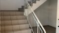 gepflegtes Treppenhaus Zugang zur Mietfläche