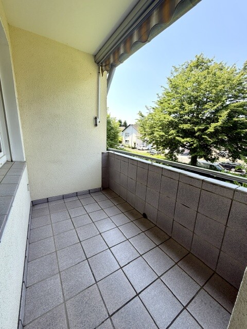 Überdachter Balkon mit Markise