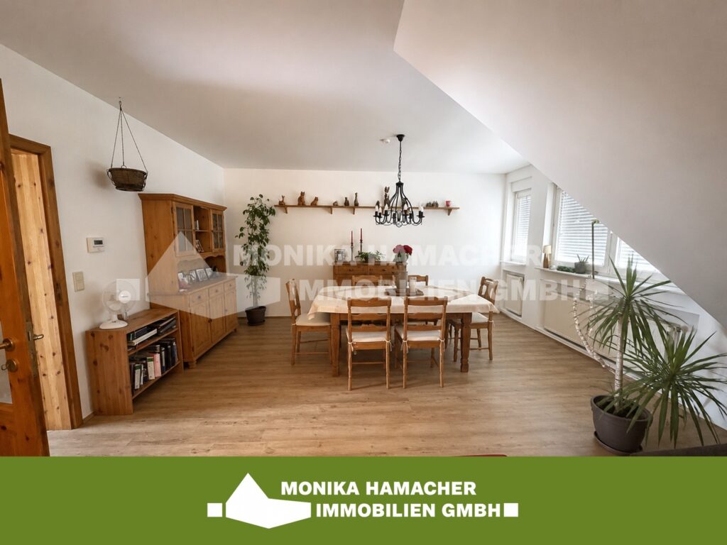 Wohn-/ Esszimmer