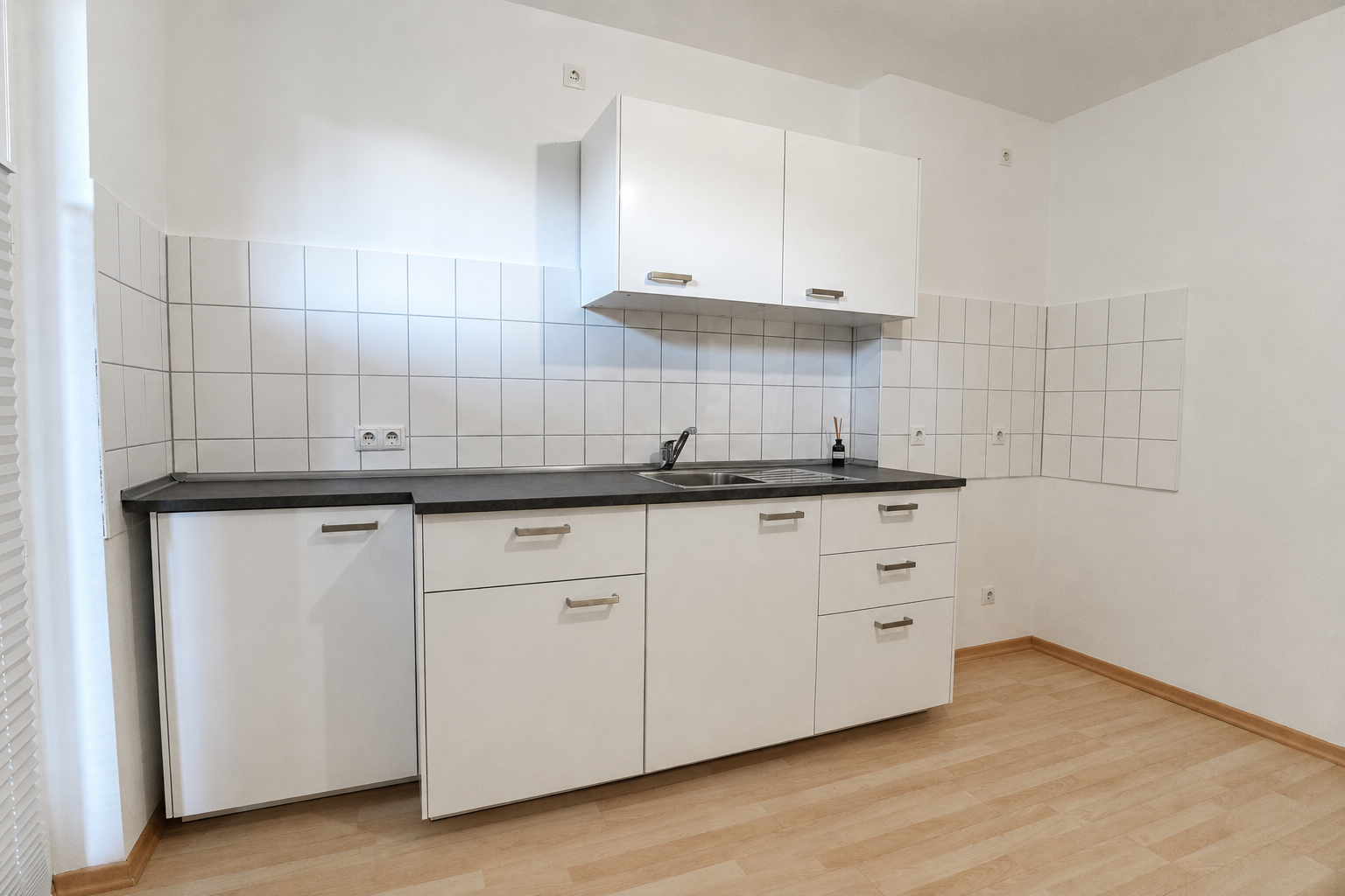 Schöne ca. 56m² große 2-Zimmer-Wohnung mit Balkon in gepflegtem Mehrfamilienhaus - Foto 2