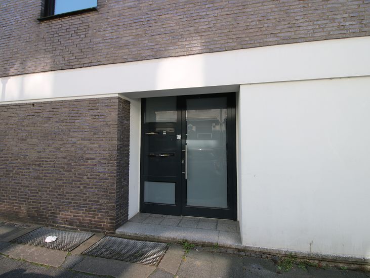 MODERNE 3-ZIMMERWOHNUNG MIT BALKON IN DER KREFELDER INNENSTADT ZU MIETEN - Photo 4