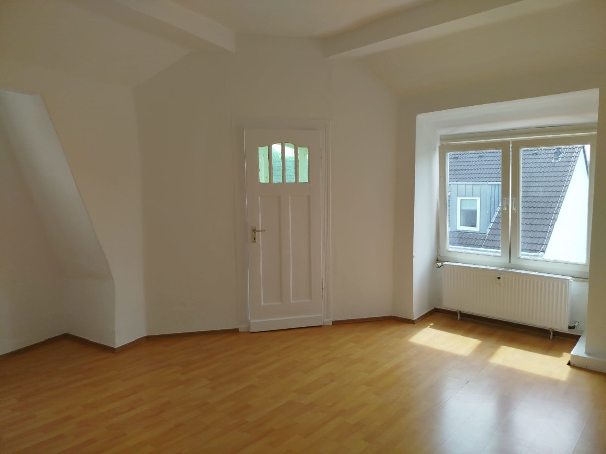 Heller Altbau mit Erker und viel Platz! - Foto 4