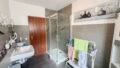 Tageslichtbad mit Dusche