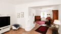 Das ca. 38 m² große Wohnzimmer Foto III