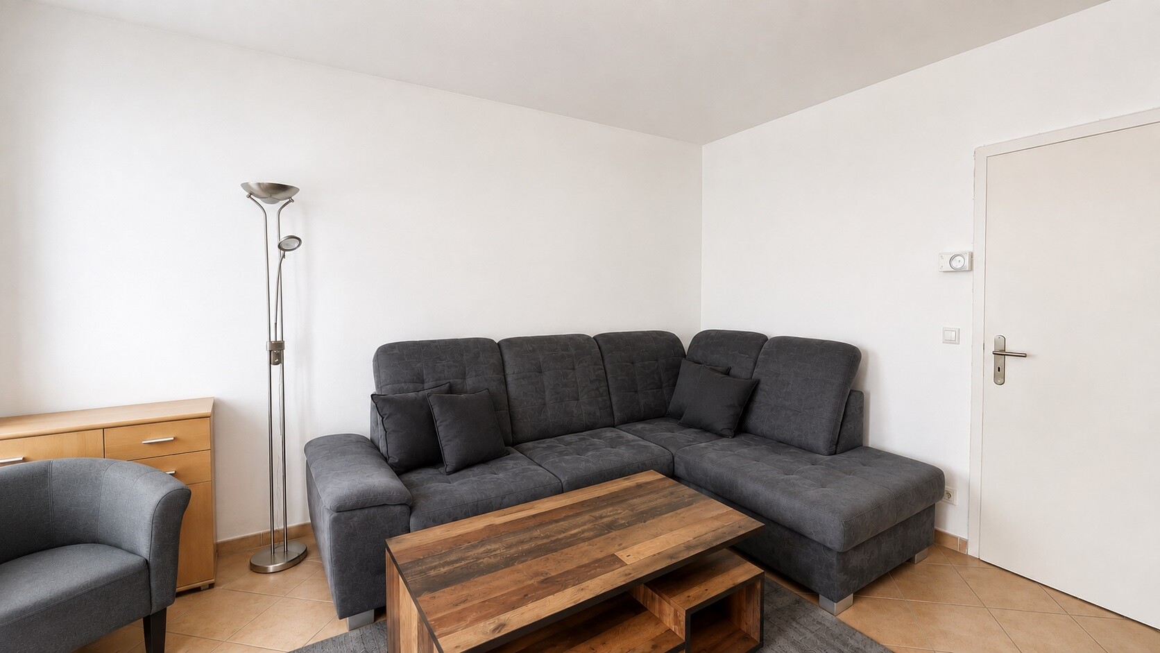 GEPFLEGTE 2- ZIMMER WOHNUNG IN GEFRAGTER KREFELDER LAGE ZU MIETEN!! - Photo 1