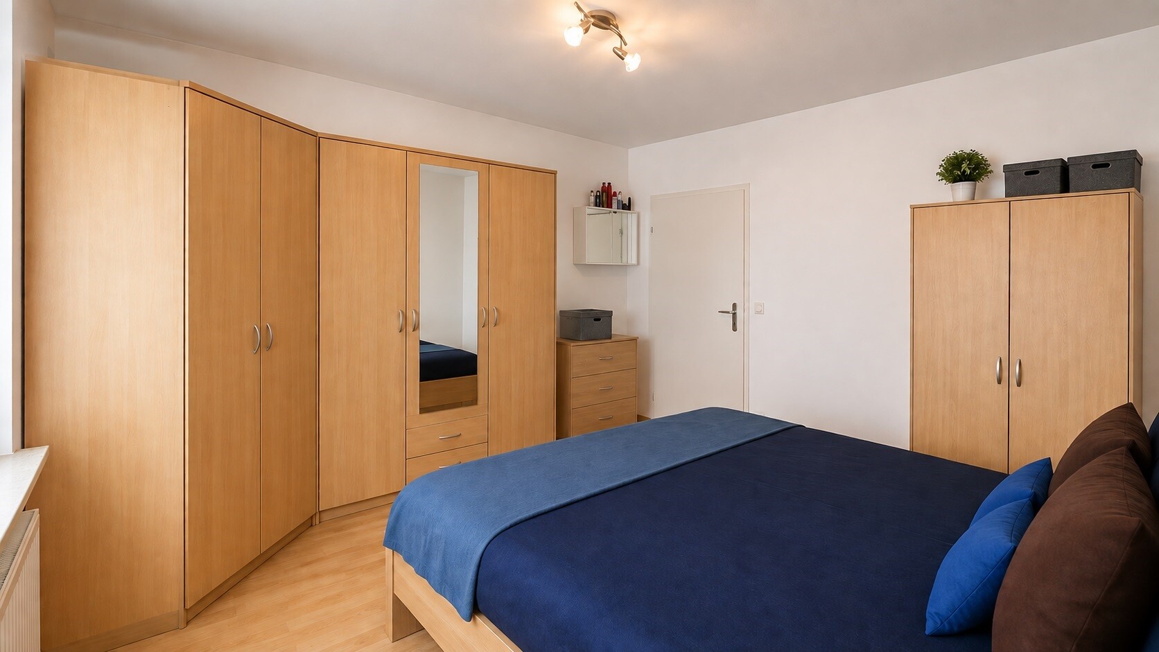 GEPFLEGTE 2- ZIMMER WOHNUNG IN GEFRAGTER KREFELDER LAGE ZU MIETEN!! - Photo 4