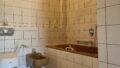 Bad mit Wanne und Bidet (EG)