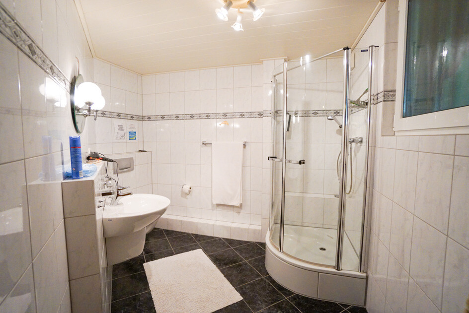 Duschbad KG