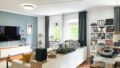 geräumiges Wohnzimmer