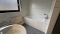 Badezimmer mit Wanne...