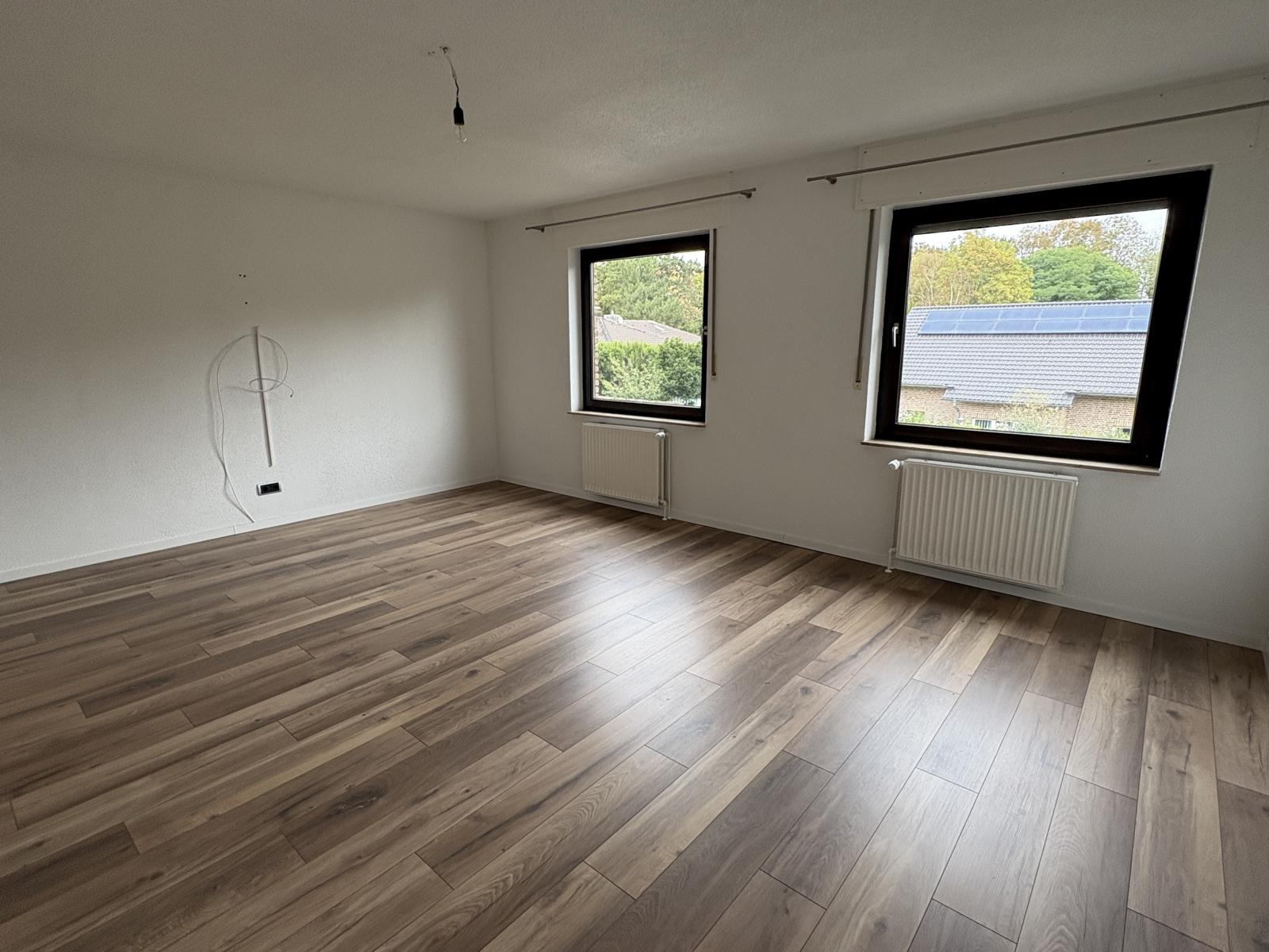 bei Bedarf in zwei Kinderzimmer teilbar