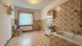 Badezimmer (EG)