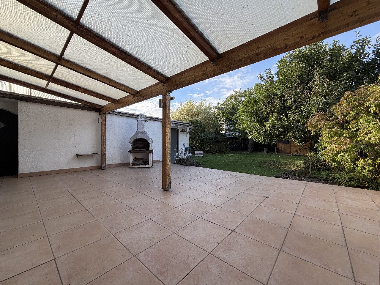 überdachte Terrasse