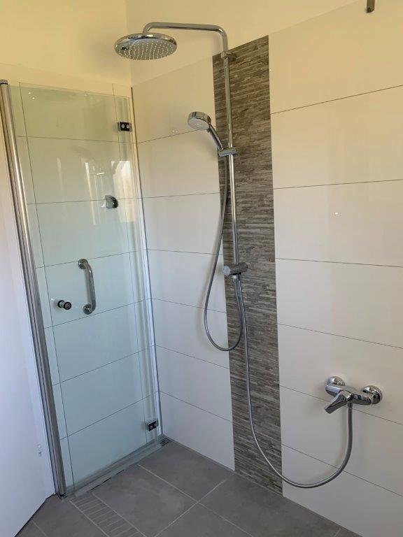Großzügige Wohnung mit Garten, Garage und verglastem Freisitz - Foto 3