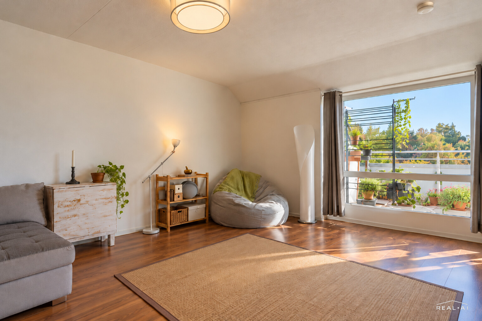 Großzügiges 1-Zimmer-Apartment im charmanten Dachgeschoss - Foto 2