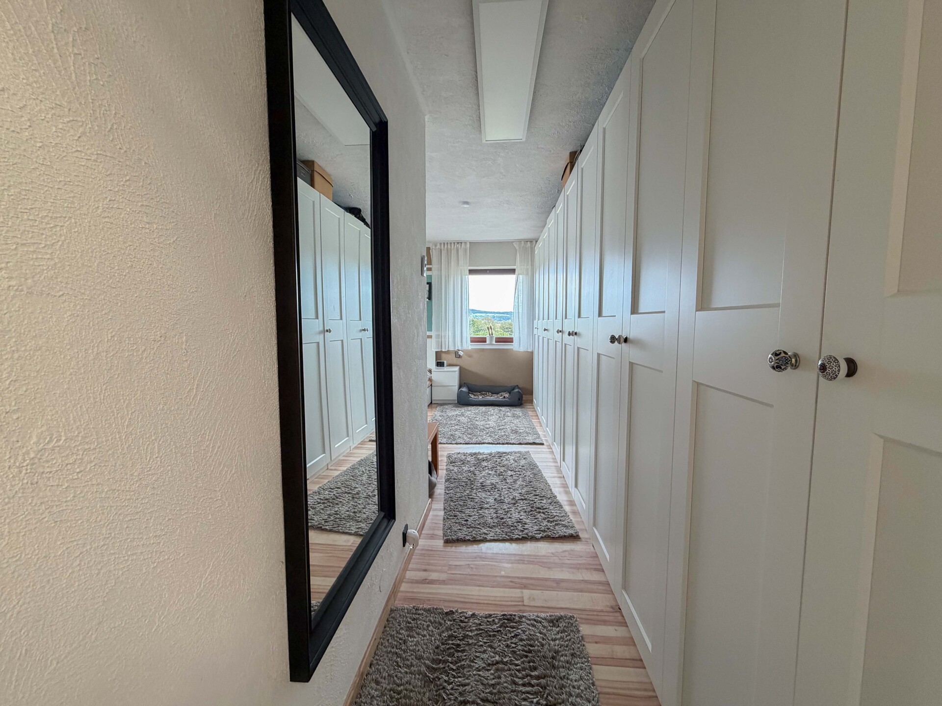 großer Schrank möglich
