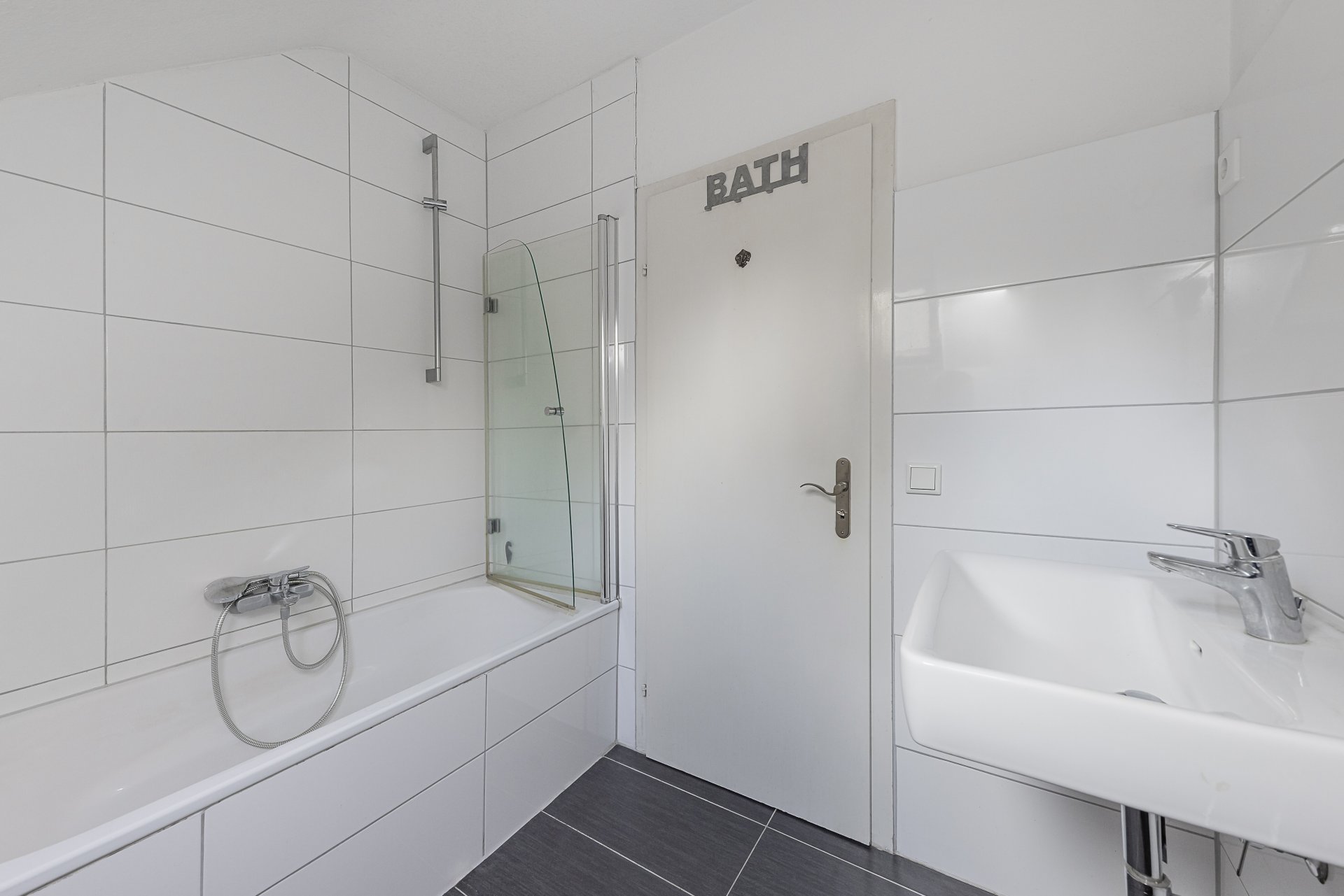 modernes Wannenbad