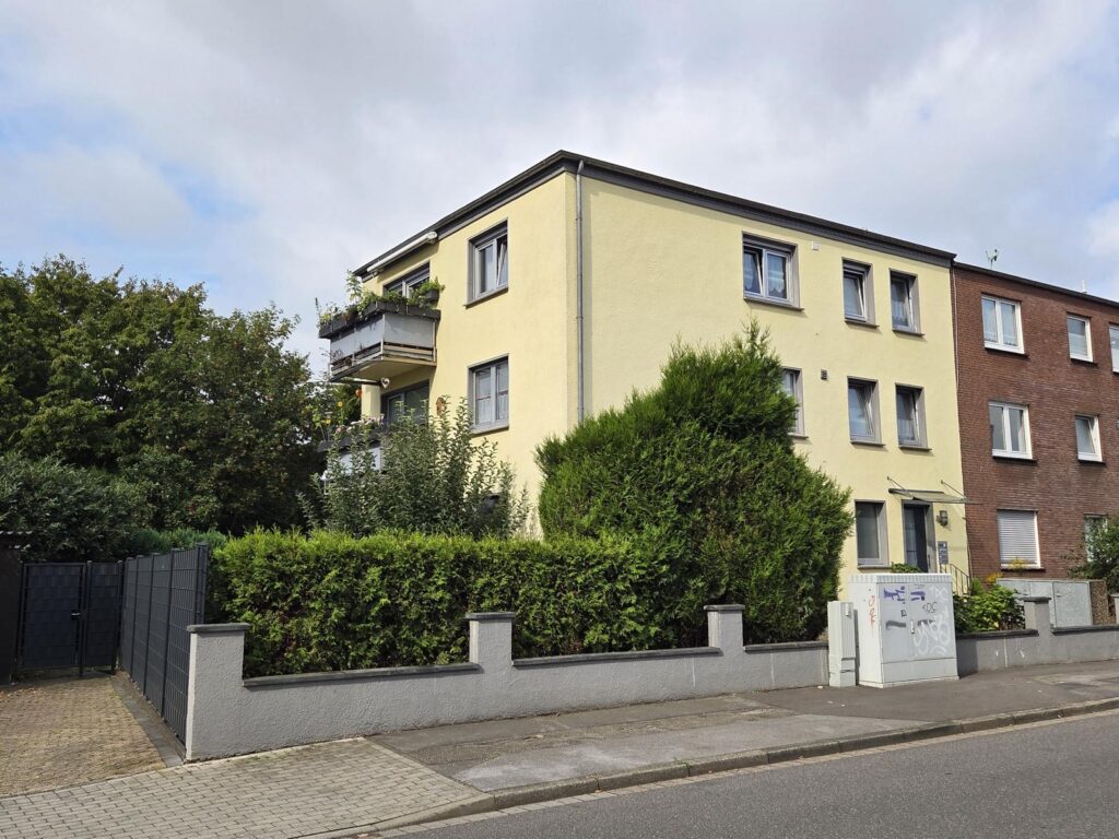 EG-Wohnung im 3-Familienhaus