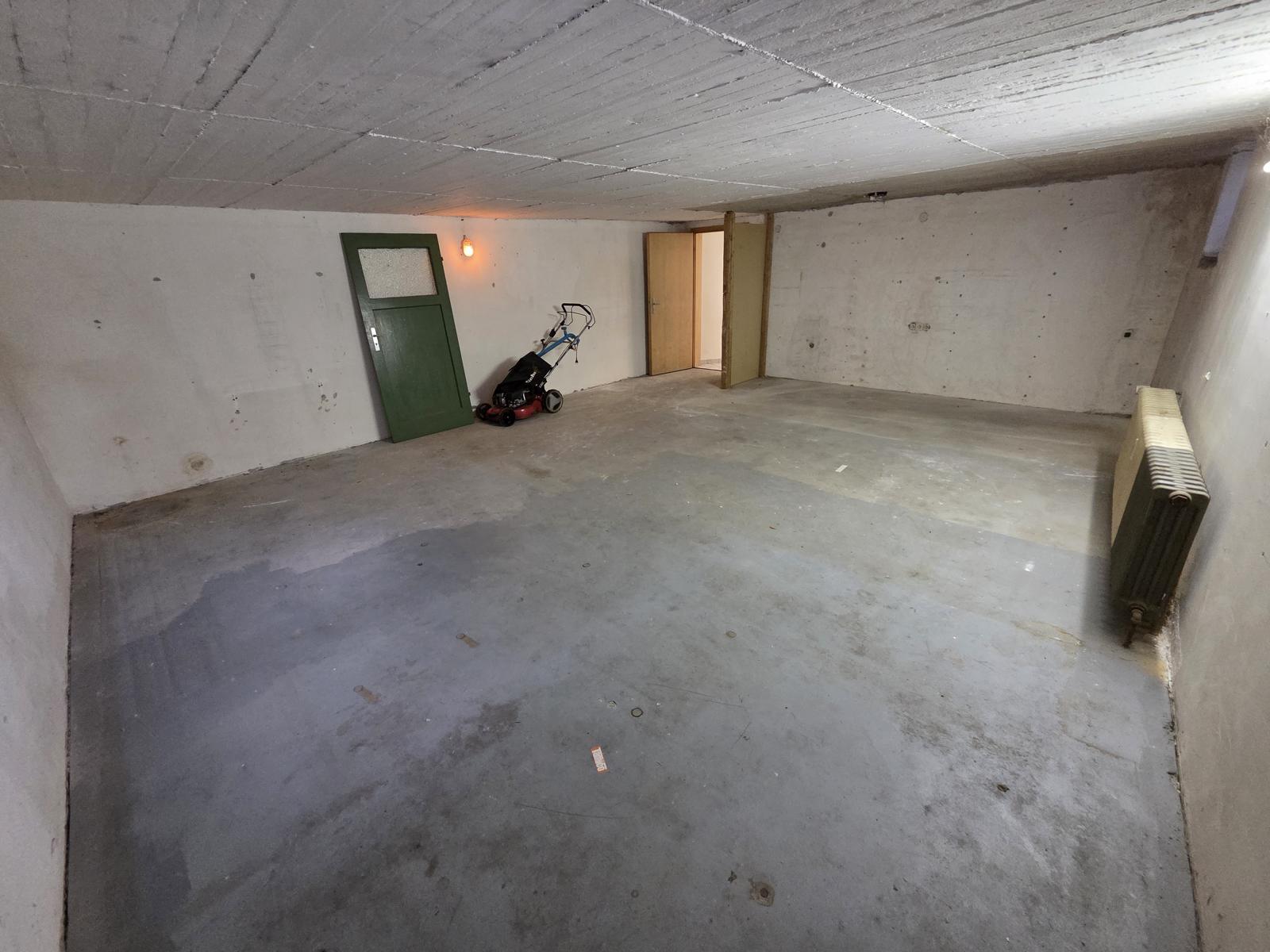 ca. 40 m² Hobbykeller